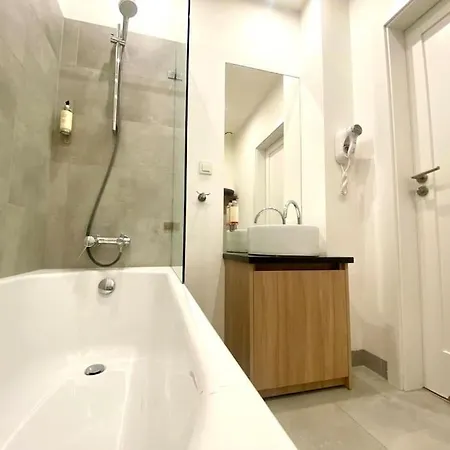 K22 Slawinska 504 In The * ワルシャワ